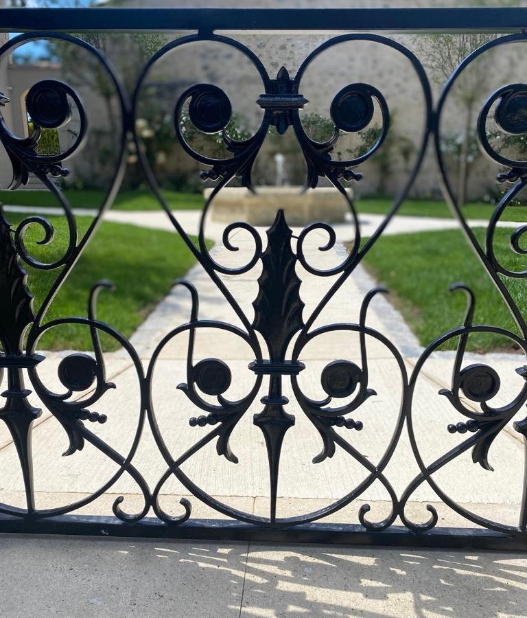 La Maison L'Eperon, Stylish 5 Star Villa Surrounded By Vineyard Near Saint Emilion Verac Exterior photo